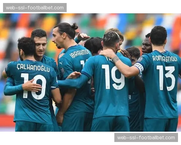 “国际米兰3-1击败AC米兰，邓弗里斯两度助攻源自右路传中”