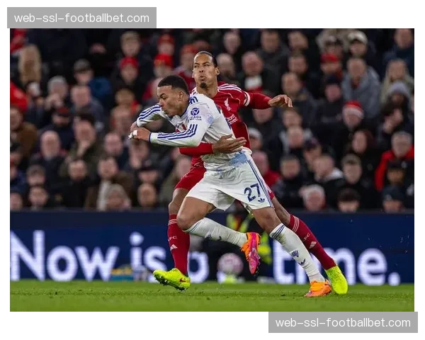 评论：英超争四白热化，阿斯顿维拉与热刺的战术博弈