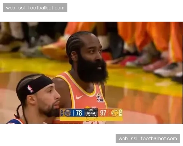 三节战报:尼克斯替补席轰出22-4攻击波,逆转骑士取得领先 三节战报:尼克斯替补席轰出22-4攻击波,逆转骑士取得领先